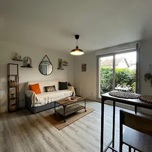 toulouse-rangueil-terrasse-piscine.midi-pyreneeshotels.com/